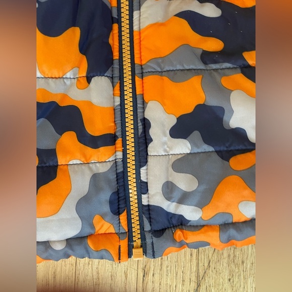 Lands' End Camouflage puffy sherpa lined thumbhole coat - Picture 3 of 9